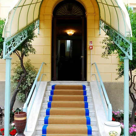 Otel Sophia 3*